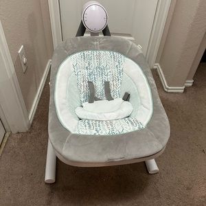 Electric baby rocker